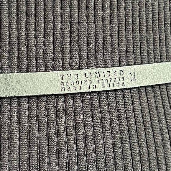 Limited Thin Leather Belt Black Silver Loop Contemporary Modern Womens M 32-34 - Picture 16 of 17